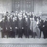 File:195px-Groepsfoto eerste congresdatabank.jpg