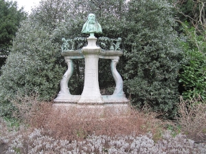 Source: Monlouis op: Standbeelden.be