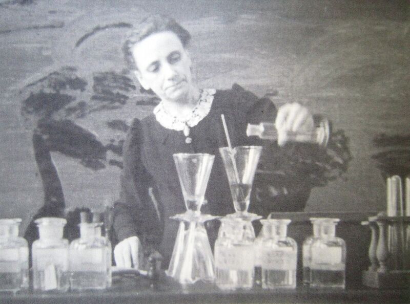 File:1200px-Van risseghem hortense.jpg