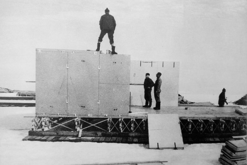 File:Panelen van boudewijnbasis.jpg