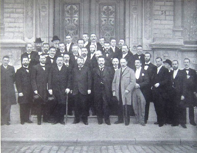 File:Groepsfoto eerste congres.jpg