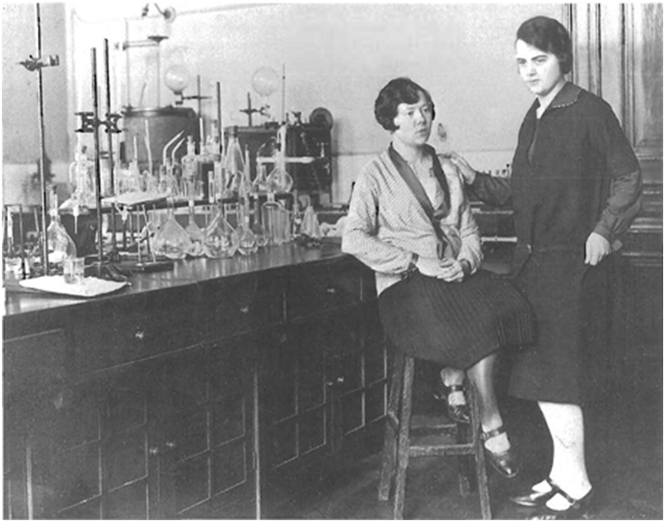 File:Yvonne Désirant en Jeanne Revis.png