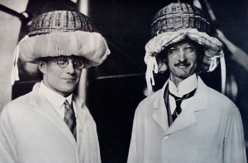 File:Piccardmet helm.jpg